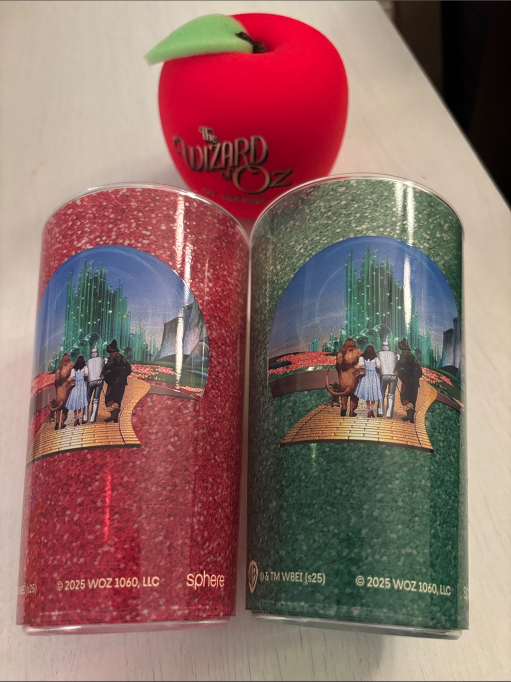 Wizard of oz sphere Las Vegas 2 Tumbler and apple. - Red and Green